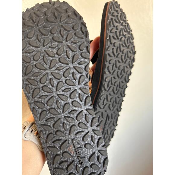 NWOT Clarks Fenner Nerice Leather Braided Flip Flops - Picture 4 of 5